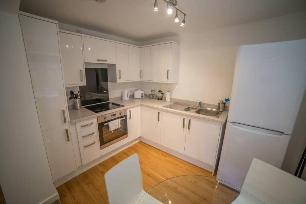 Champion Court Two Bedroom Flat Bristol Exterior photo